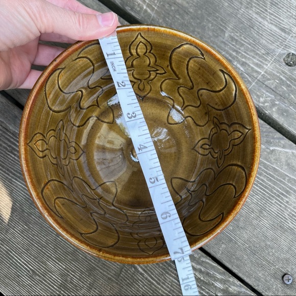Handmade Ceramic Bowl in Autumn Colored Browns With Etched Decorative Pattern. - Picture 11 of 16